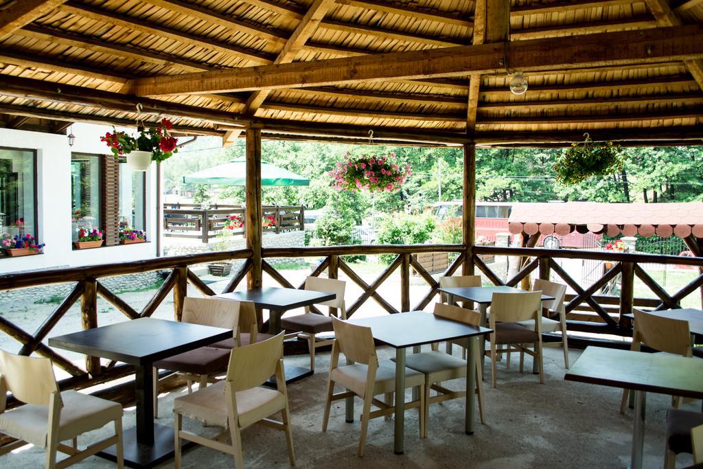 Pensiunea Tobo Baia de Fier Bagian luar foto